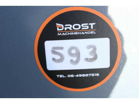 Máquina barredora 2013  Kärcher KM100/100 veegmachine elektrische met maar 585 uur (4)