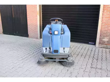 Máquina barredora 2012  OMM ciclope 70B veegmachine elektrische accubj 2026 (6)