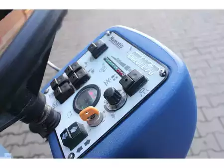 Máquina barredora 2012  OMM ciclope 70B veegmachine elektrische accubj 2026 (7)