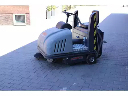 Varredor 2010  cowaco zit veegmachine elektrische hoogkieper (2)