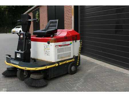 Pedestrian Sweeper  E veegmachine elektrische zeer goed (2)