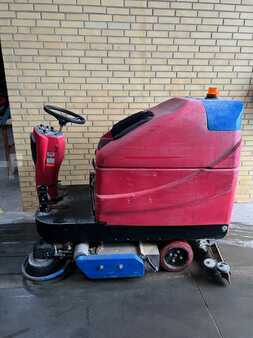 Ride on Scrubber Dryer 2009  Fiorentini TERM1000R (1)