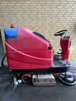 Ride on Scrubber Dryer 2009  Fiorentini TERM1000R (2)