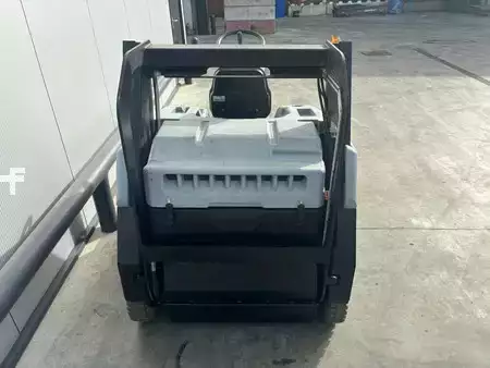 Zametací stroj 2020  Nilfisk SWEEPER SW5500 B (4)