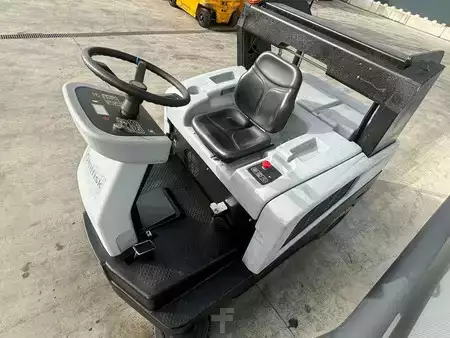 Zametací stroj 2020  Nilfisk SWEEPER SW5500 B (6)