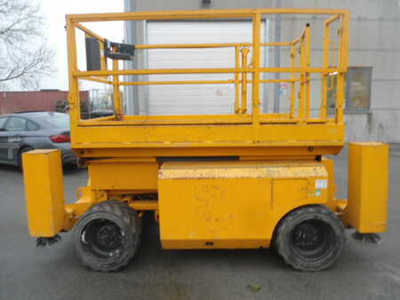 Scissor lift 2008  Genie GS-2668RT (1)