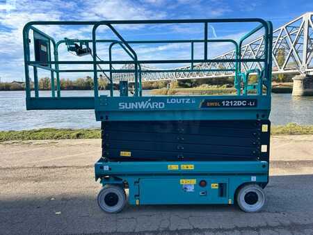 Ollós munka emelvény 2025  Sunward SWSL1212 (2)