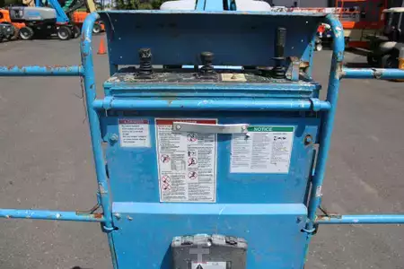 Telescopic boom lift 1999  Genie S60 (6)