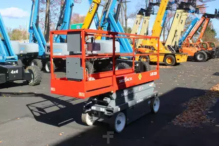 Plataforma de Tijera 2016  SkyJack SJ3220 (1)
