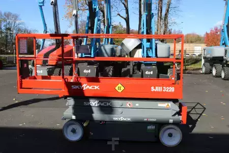 Plataforma de Tijera 2016  SkyJack SJ3220 (4)