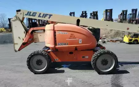 Plataforma Articulada 2015  JLG 600AJ (1)