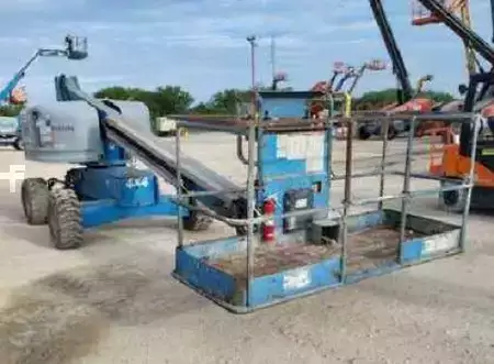Telescopic boom lift 2016  Genie S40 (1)