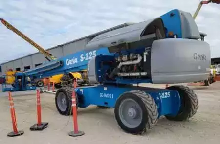 Telescopic boom lift 2016  Genie S125 (3)