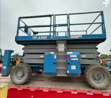 Plataforma de Tijera 2013  Genie GS4390RT (1)