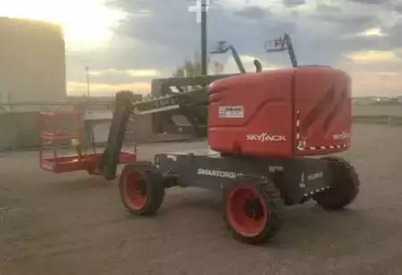Plataforma Articulada 2024  SkyJack SJ45AJ (1)