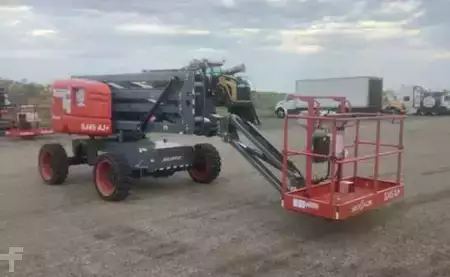 Plataforma Articulada 2022  SkyJack SJ45AJ (2)