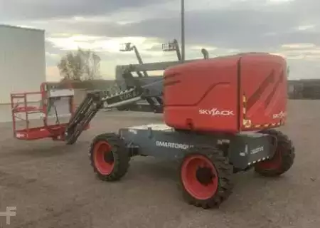 Plataforma Articulada 2022  SkyJack SJ45AJ (2)