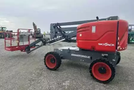 Plataforma Articulada 2022  SkyJack SJ45AJ (2)