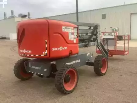 Plataforma Articulada 2022  SkyJack SJ45AJ (2)