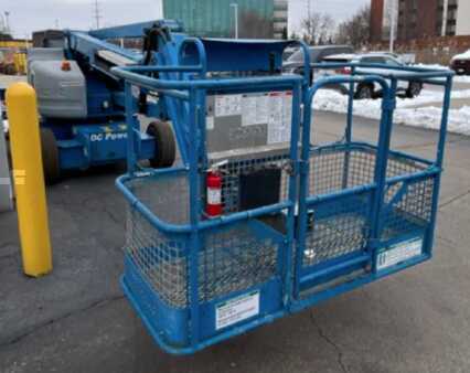 Articulating boom lift 2014  Genie Z45/25JDC (1)