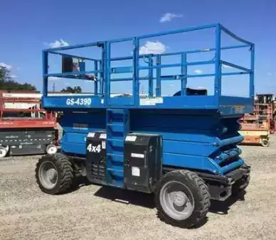 Plataforma de Tijera 2016  Genie GS4390RT (2)