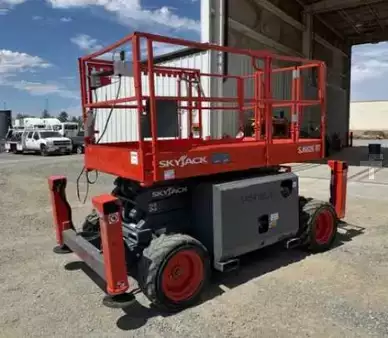 Plataforma de Tijera 2016  SkyJack SJ6826RT (1)