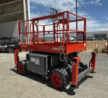 Plataforma de Tijera 2016  SkyJack SJ6826RT (2)