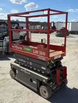 Plataforma de Tijera 2018  SkyJack SJ3219 (2)
