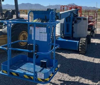 Articulating boom lift 2014  Genie Z34/22IC (1)