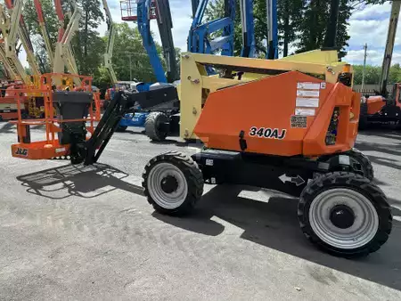 Articulating boom lift 2023  JLG 340AJ (2)