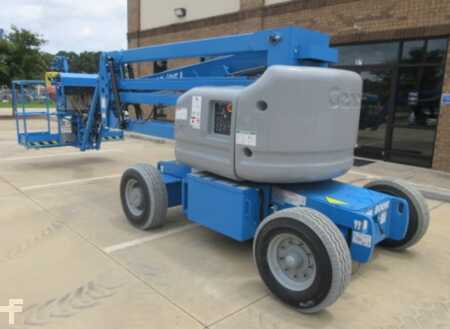 Articulating boom lift 2025  Genie Z45/25JDC (1)