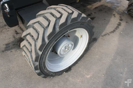 Articulating boom lift 2023  Genie Z45/25XC (13)