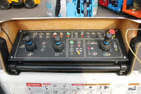 Articulating boom lift 2023  Genie Z45/25XC (7)