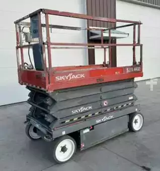Scissor lift 2015  SkyJack SJ4632 (1)
