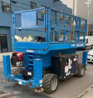 Scissor lift 2014  Genie GS3369RT (1)