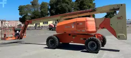 Articulating boom lift 2012  JLG 800AJ (1)