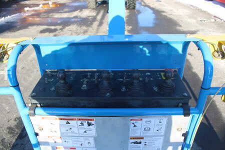 Vertical mast lift 2015  Genie SX150 (10)