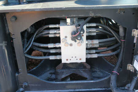 Vertical mast lift 2015  Genie SX150 (14)