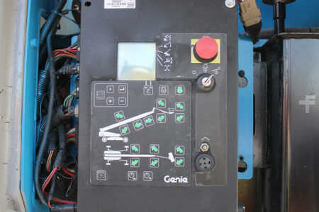 Vertical mast lift 2015  Genie SX150 (16)