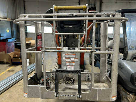 Elevador de araña  JLG X770AJ (2)