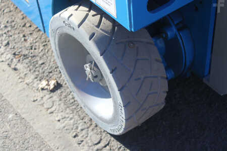 Plataforma Tijera 2021  Genie GS-1932 E-Drive (19)