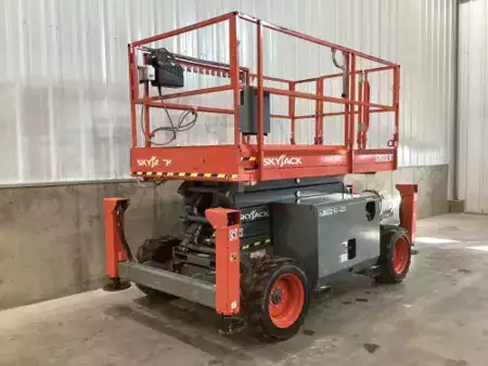 Scissor lift 2022  SkyJack SJ6832RT (2)