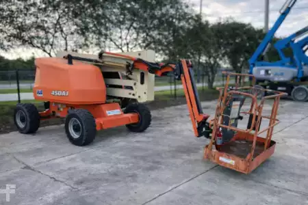 Plataforma Articulada 2016  JLG 450AJ (1)