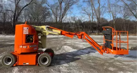 Articulating boom lift 2014  JLG E300AJP (1)
