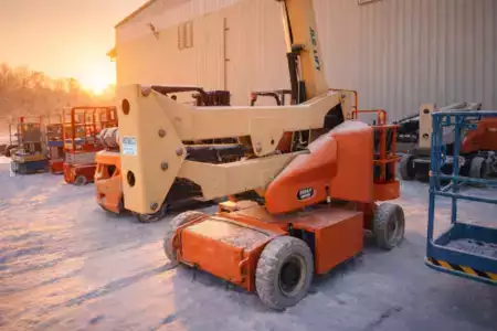 Articulating boom lift 2017  JLG E400AJPN (2)