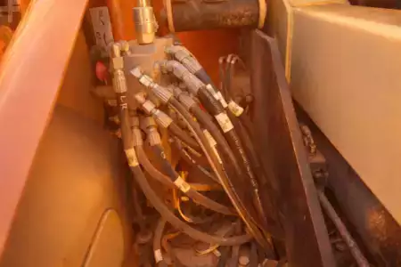 Articulating boom lift 2017  JLG E400AJPN (4)