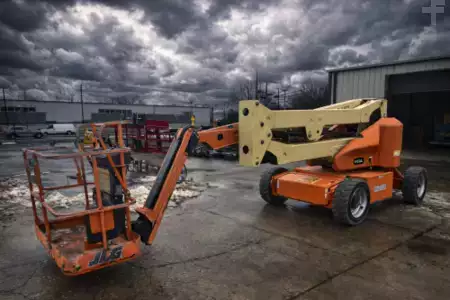 Plataforma Articulada 2017  JLG E450AJ (1)