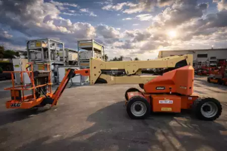 Plataforma Articulada 2019  JLG E450AJ (1)