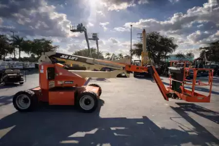 Plataforma Articulada 2019  JLG E450AJ (2)