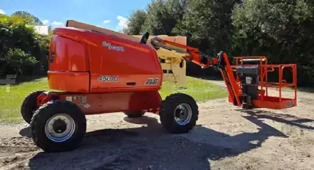 Plataforma Articulada 2017  JLG 450AJ (1)